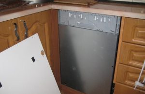 Установка фасада на посудомоечную машину в Бийске